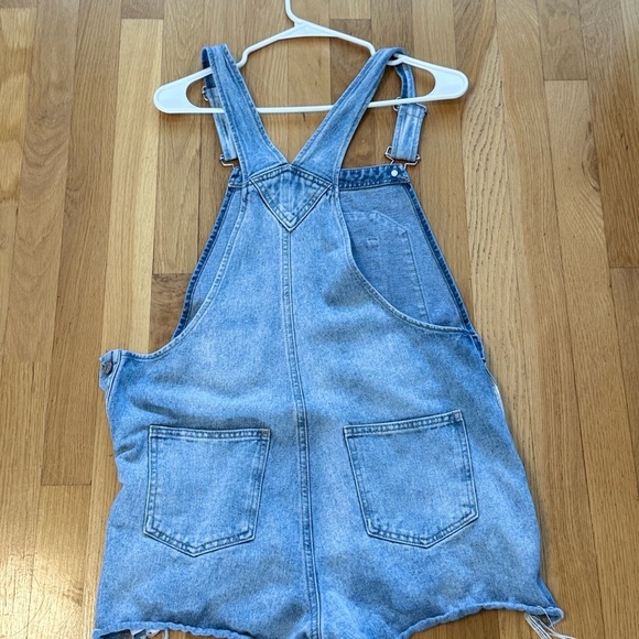 Wild Fable Denim Overall Shorts • Small • Distressed Light Wash - Picture 5 of 6